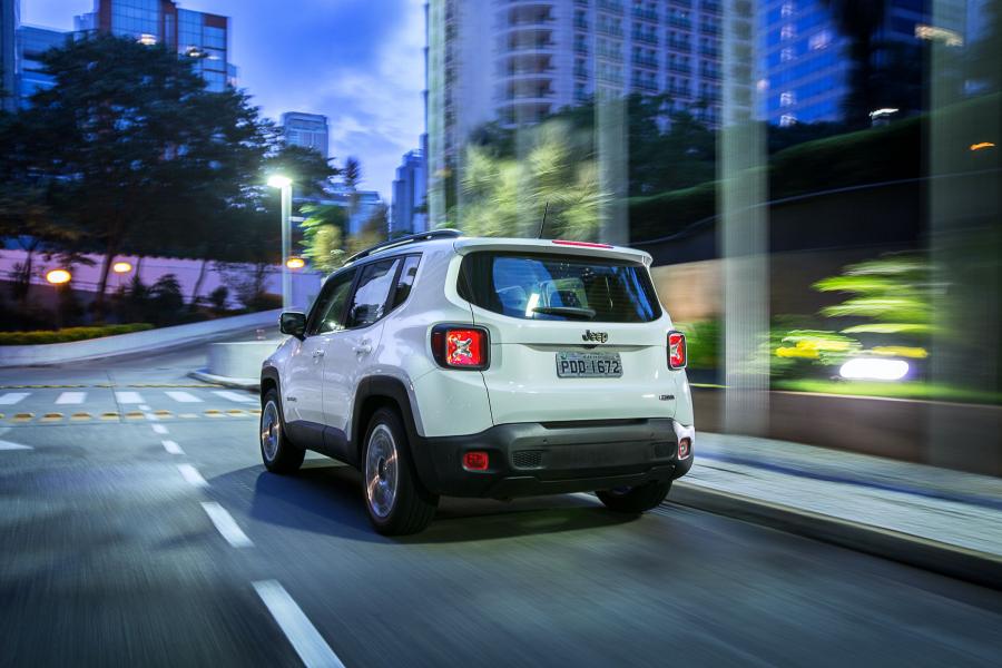  Jeep Renegade Longitude 2015 года  (BR) (фото 12 из 29)